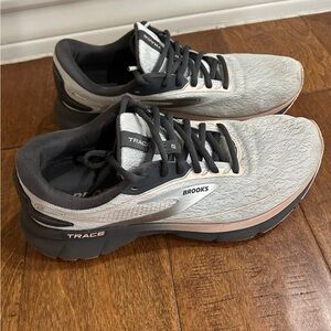 Women’s Brooks running shoes grey and pink